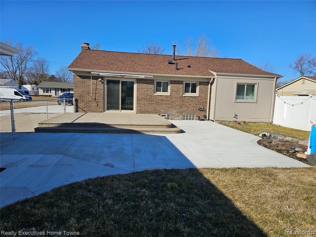 2458 Lindell Road Sterling Heights, MI 48310 - Photo 18 of 20