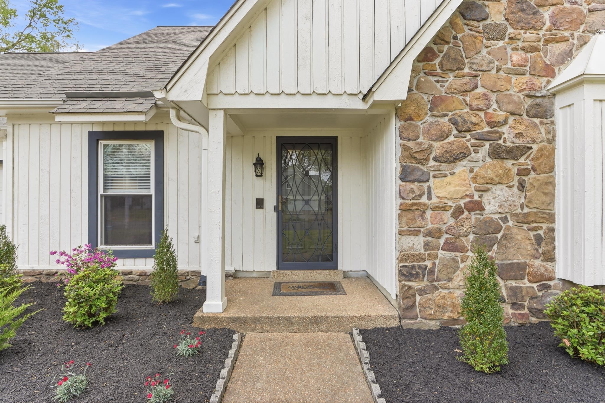 2371 Calkins Road Germantown, TN 38139 - Photo 4 of 37