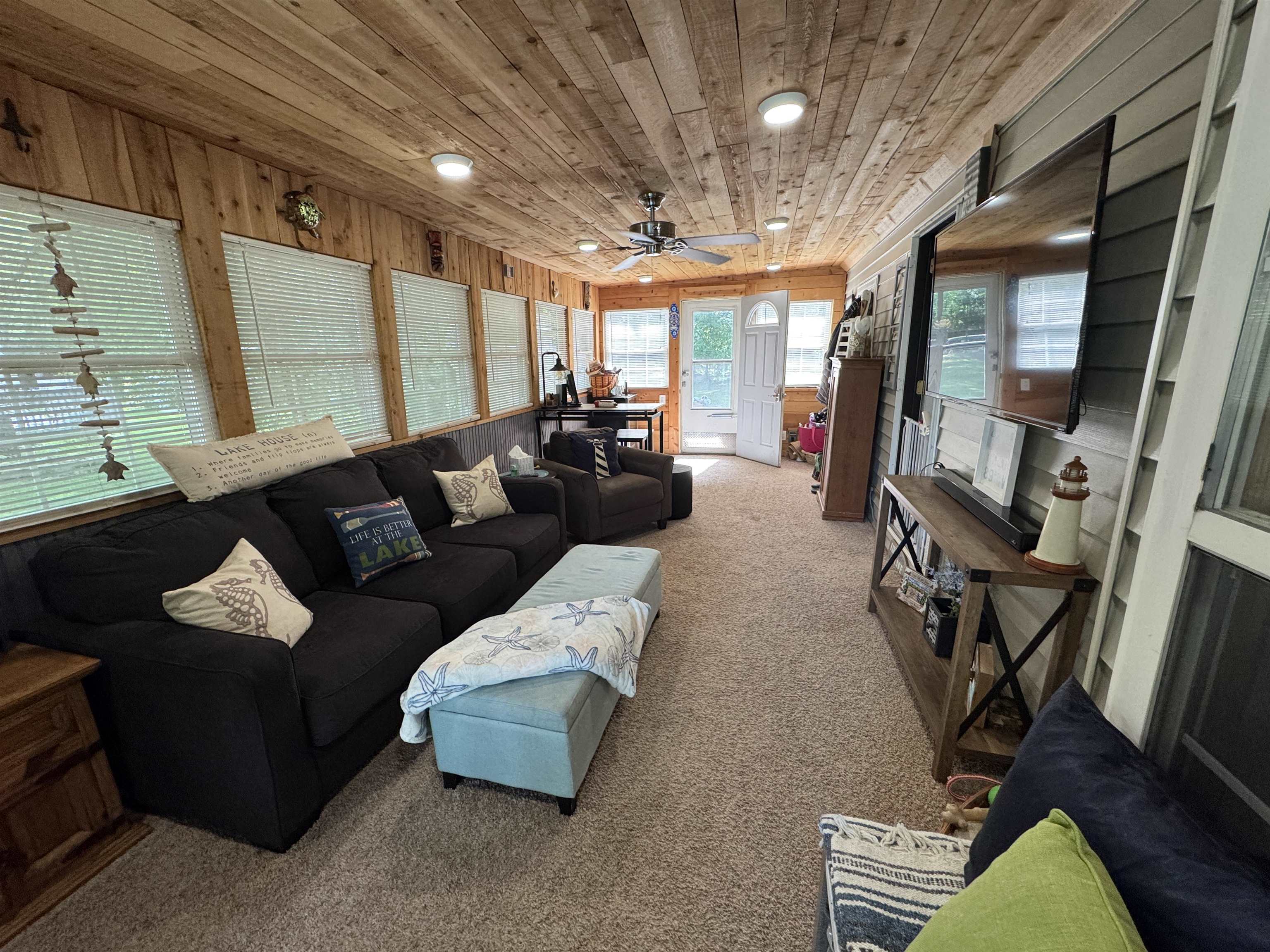 208 Hillside Road Edgerton, WI 53534 - Photo 4 of 45