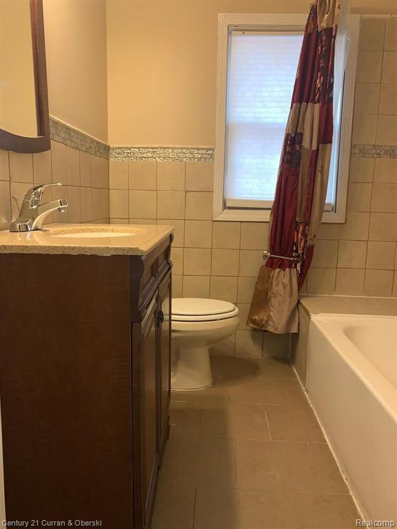 7038 Middlepointe Street Dearborn, MI 48126 - Photo 17 of 25