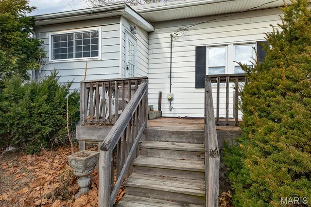 $72,500 | 2753 Hillcrest Avenue, Alton, IL 62002