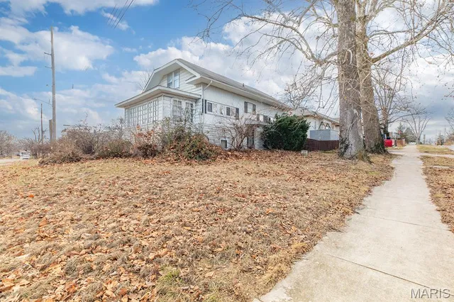 $72,500 | 2753 Hillcrest Avenue, Alton, IL 62002