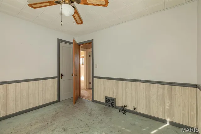 $72,500 | 2753 Hillcrest Avenue, Alton, IL 62002