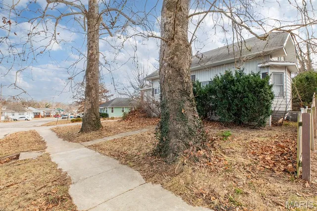 $72,500 | 2753 Hillcrest Avenue, Alton, IL 62002