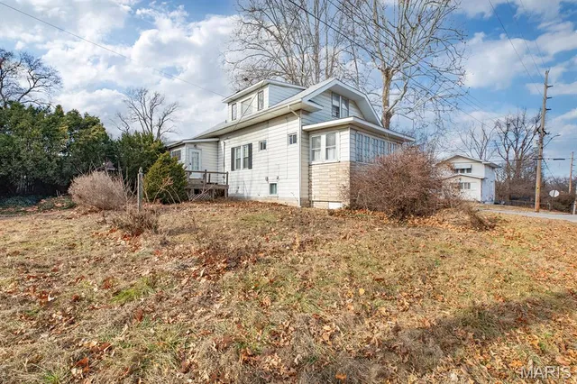 $72,500 | 2753 Hillcrest Avenue, Alton, IL 62002