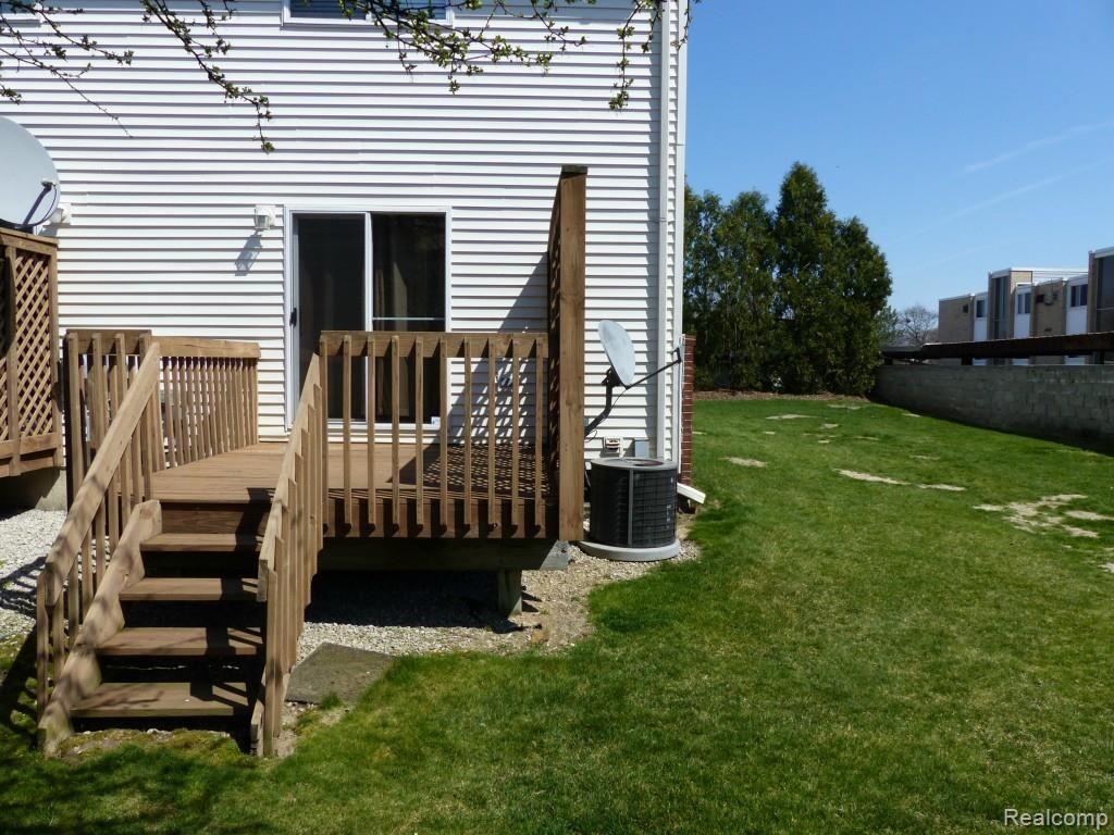 4931 North Crooks Road Royal Oak, MI 48073 - Photo 21 of 23 Premium end unit location