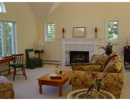 45 Middle Road Haverhill, MA 01830 - Photo 4 of 6 Gallery Image 4