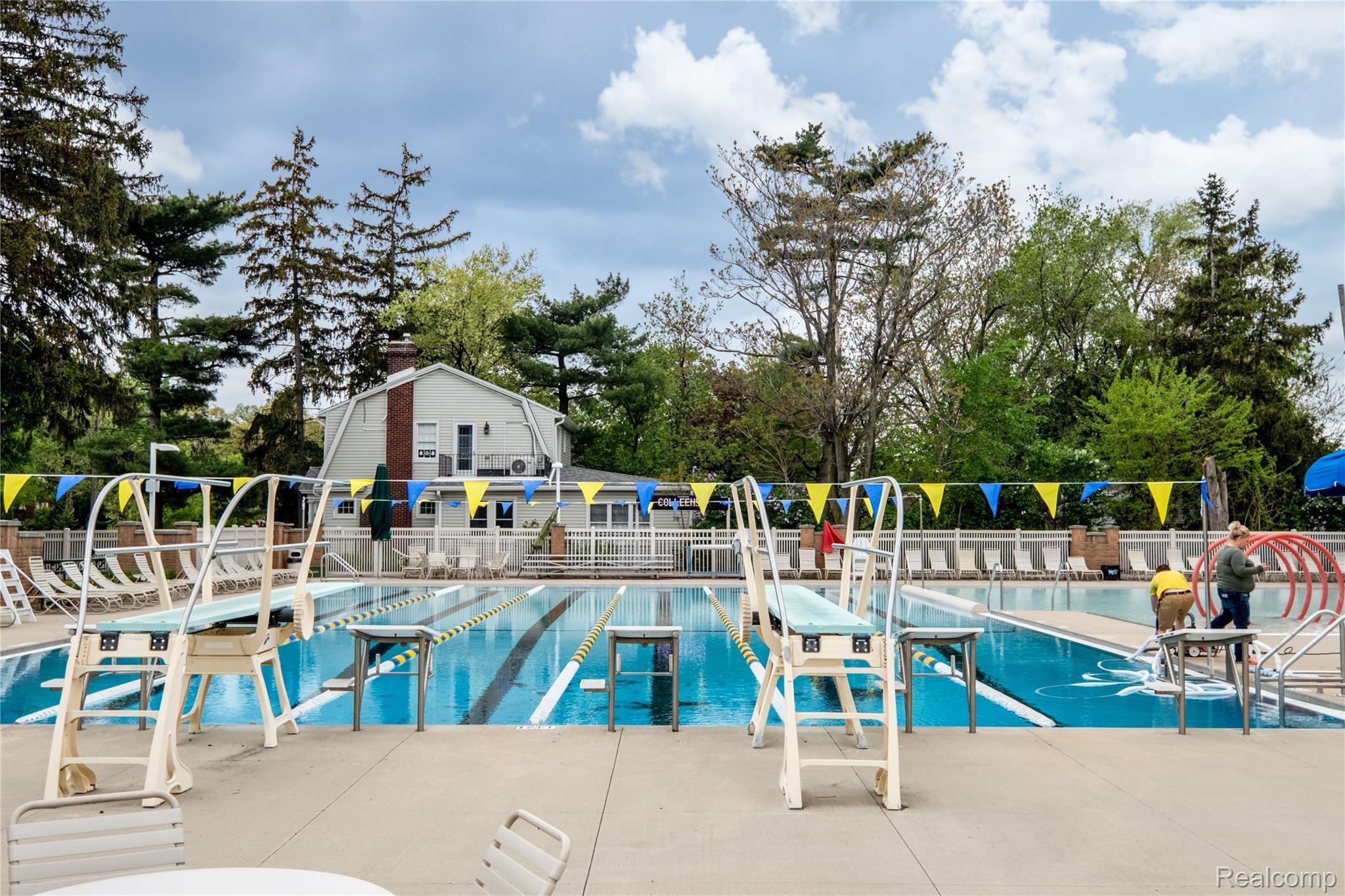 6 Hanover Road Pleasant Ridge, MI 48069 - Photo 33 of 36 Community pool