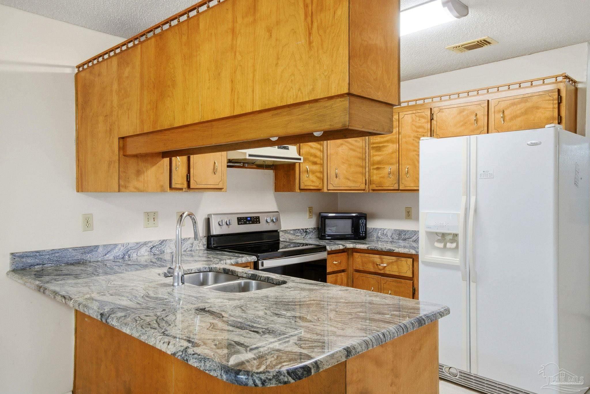 2830 Via Roma Court Gulf Breeze, FL 32563 - Photo 14 of 39