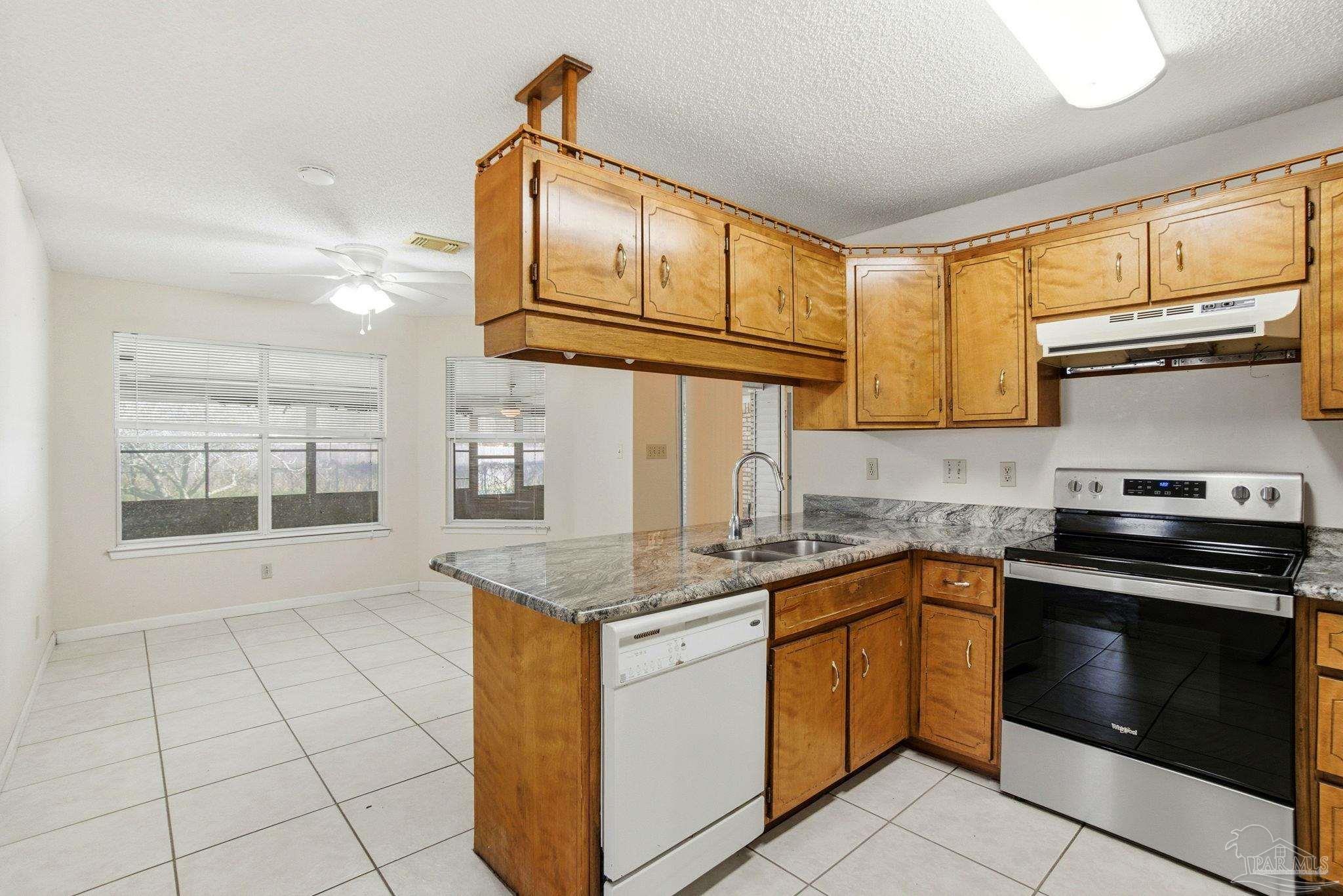 2830 Via Roma Court Gulf Breeze, FL 32563 - Photo 15 of 39