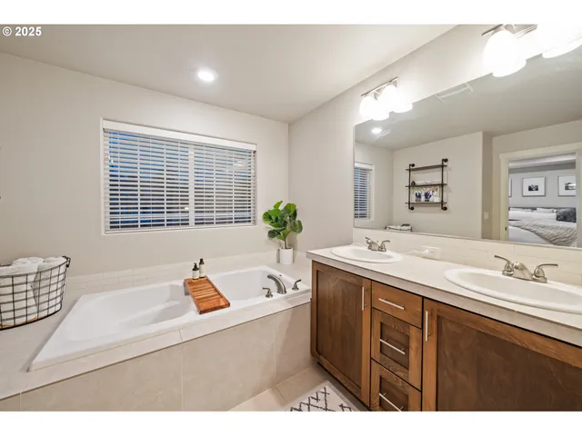 $569,000 | 14224 Southwest 169th Avenue, Portland, OR 97223