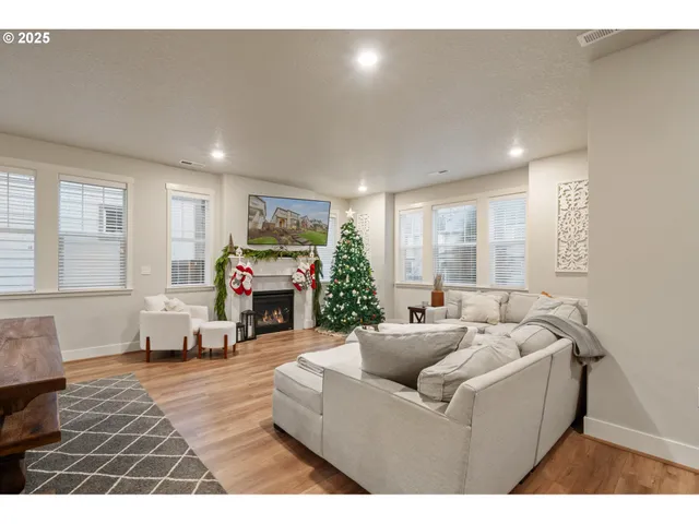 $569,000 | 14224 Southwest 169th Avenue, Portland, OR 97223