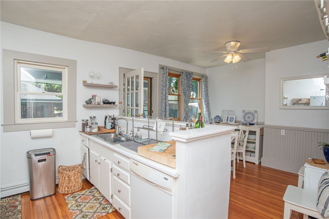 136 Arnold Avenue Cranston, RI 02905 - Photo 18 of 50