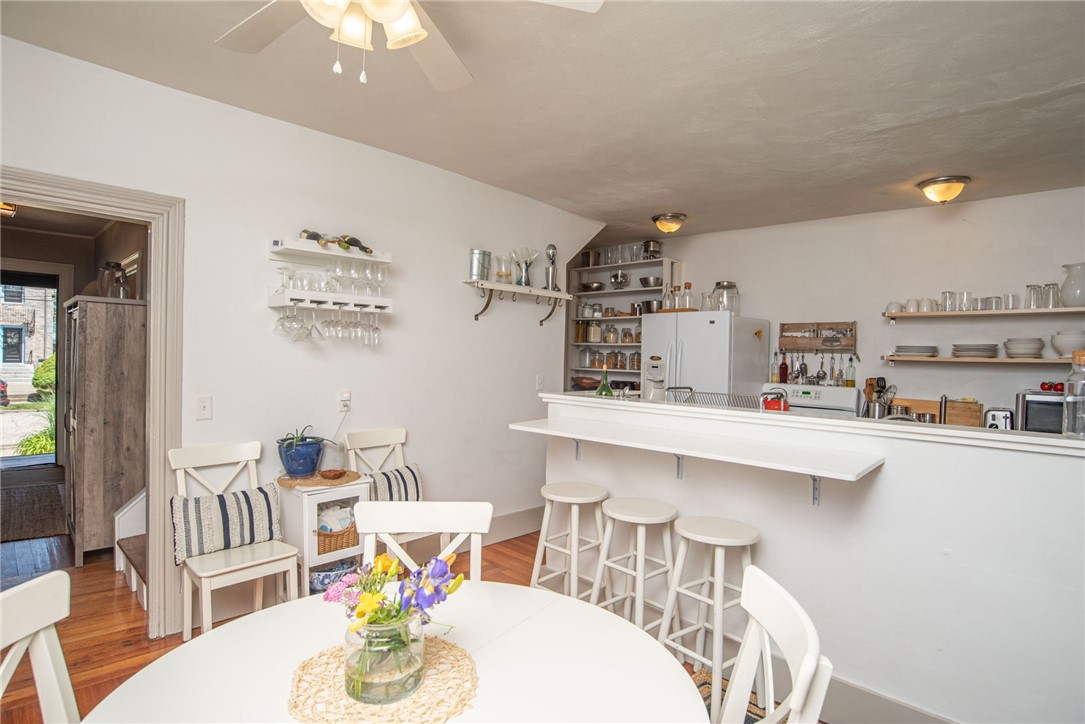 136 Arnold Avenue Cranston, RI 02905 - Photo 24 of 50