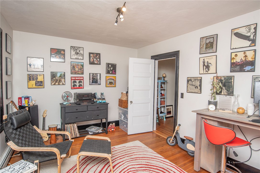 136 Arnold Avenue Cranston, RI 02905 - Photo 33 of 50