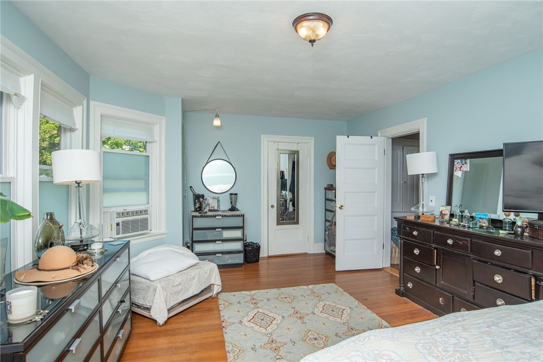 136 Arnold Avenue Cranston, RI 02905 - Photo 38 of 50