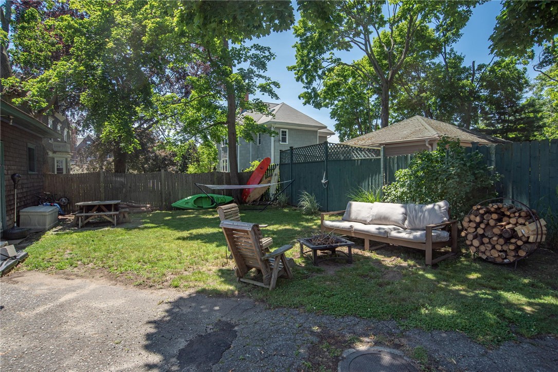 136 Arnold Avenue Cranston, RI 02905 - Photo 5 of 50