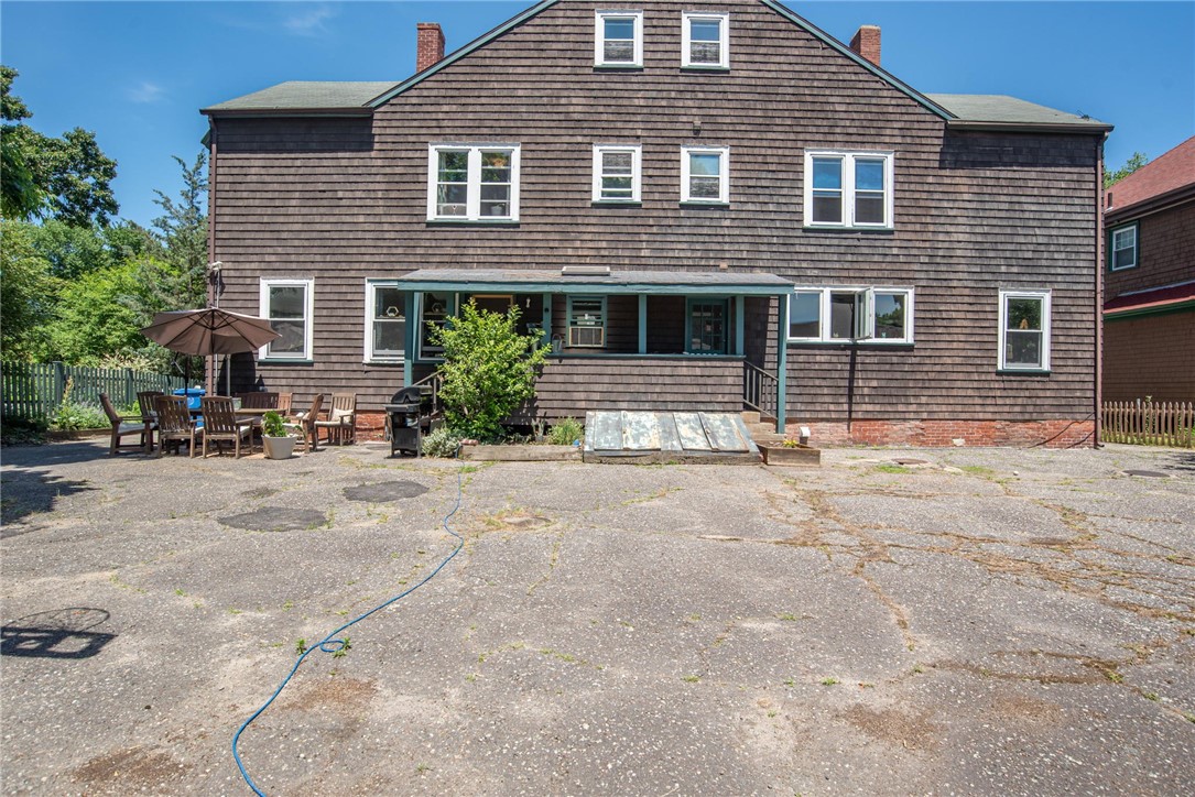 136 Arnold Avenue Cranston, RI 02905 - Photo 6 of 50
