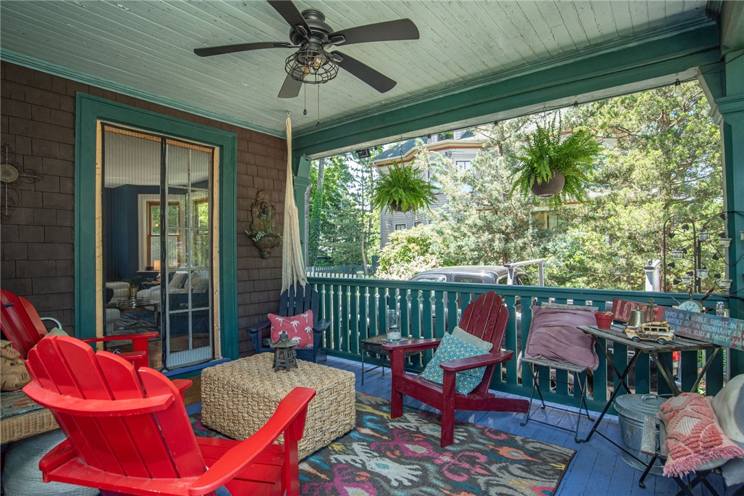136 Arnold Avenue Cranston, RI 02905 - Photo 9 of 50