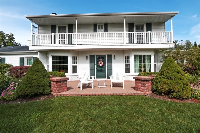 1100 Inverlieth Road Lake Forest, IL 60045 - Photo 2 of 20
