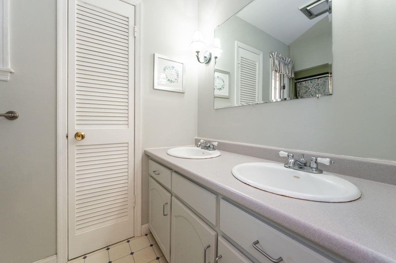 4 Huckleberry Lane Atkinson, NH 03811 - Photo 37 of 42