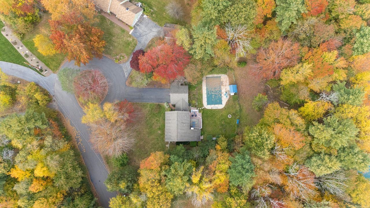 4 Huckleberry Lane Atkinson, NH 03811 - Photo 9 of 42