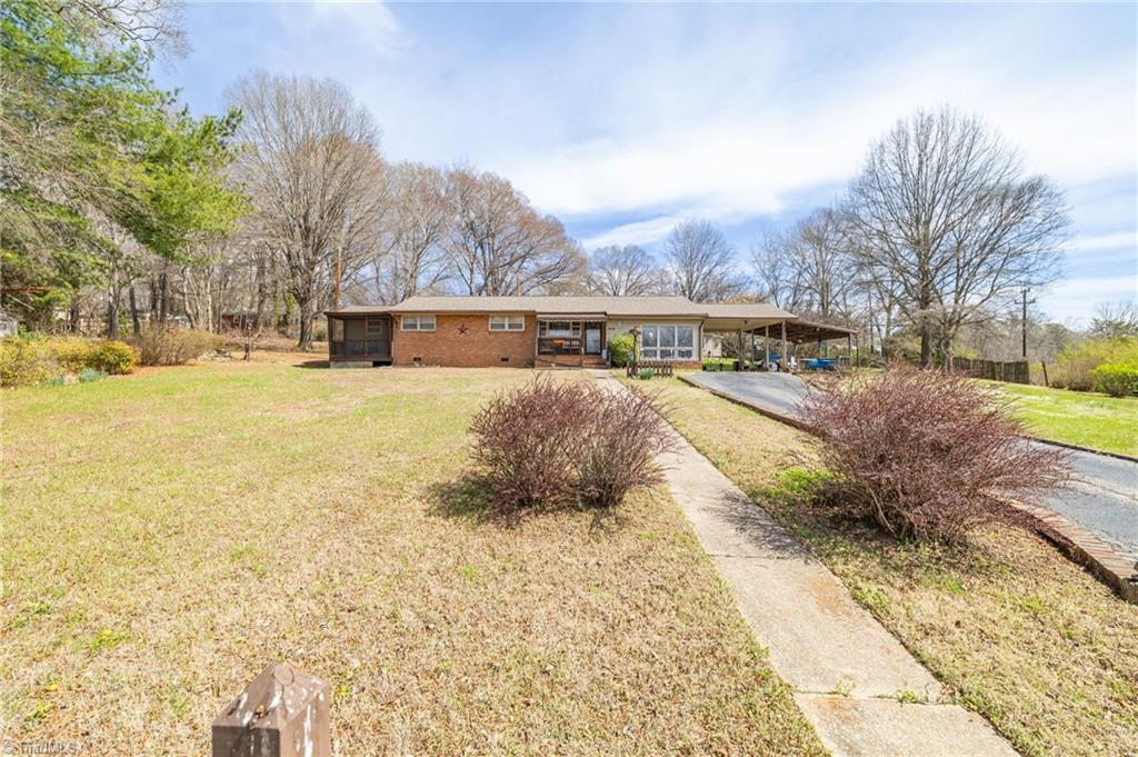 918 Hampton Street Eden, NC 27288 - Photo 2 of 38