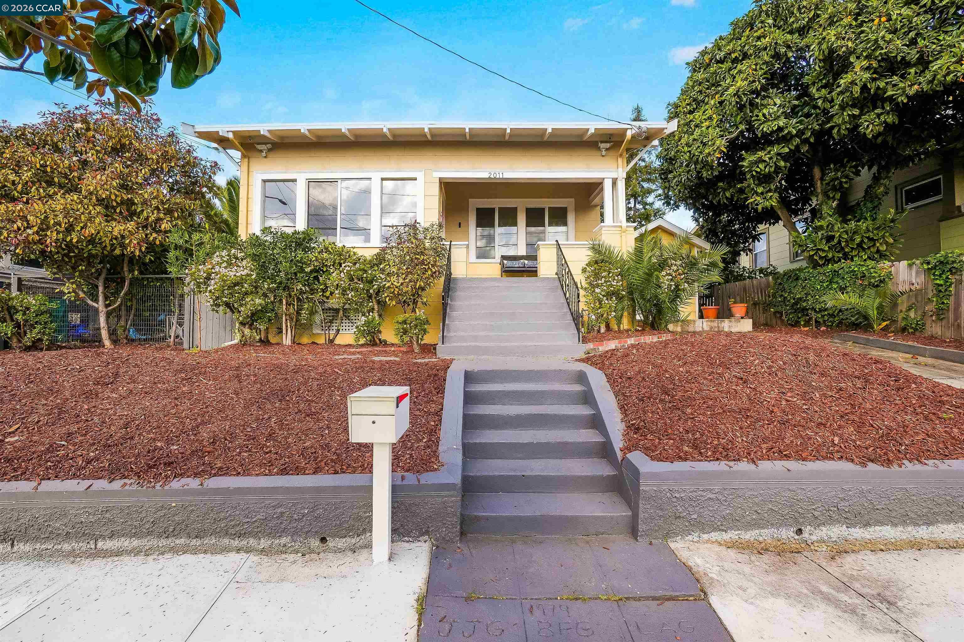2011 Rosedale Avenue Oakland, CA 94601 - Photo 3 of 37