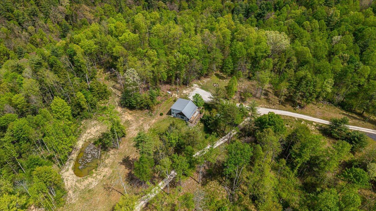 1516 Hobbs Road Campton, KY 41301 - Photo 37 of 71 62-DJI_20260417134912_0476_D