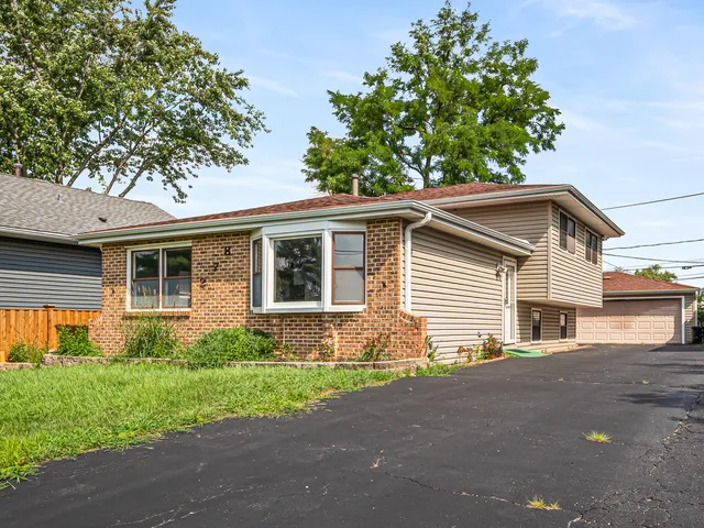 $375,000 | 26W278 Harrison Street, Wheaton, IL 60187