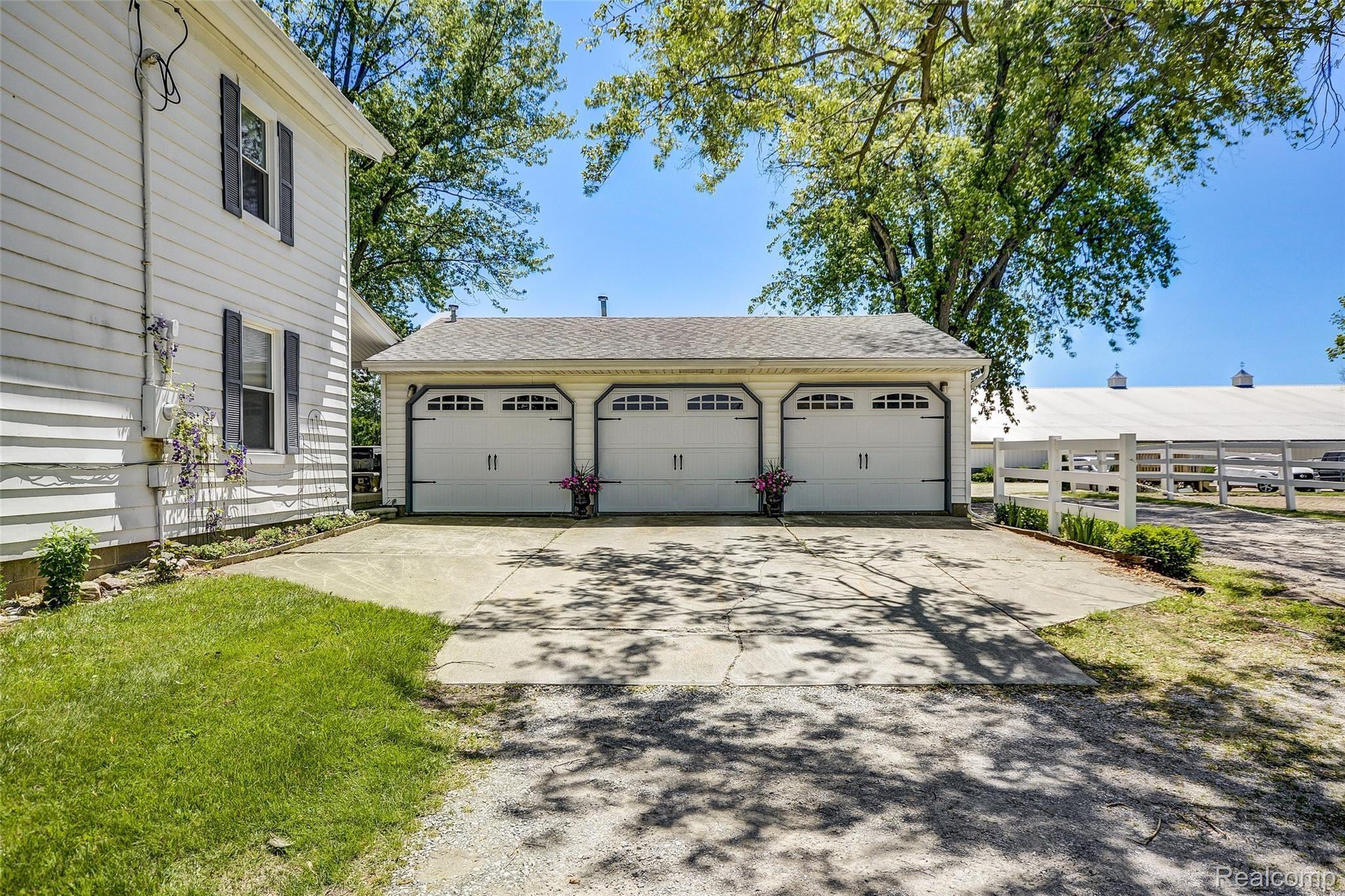 2356 East Cook Road Grand Blanc, MI 48439 - Photo 41 of 76 2356_E_Cook_29.jpg