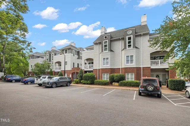 $349,000 | 1001 Brighthurst Drive, Unit 306, Raleigh, NC 27605