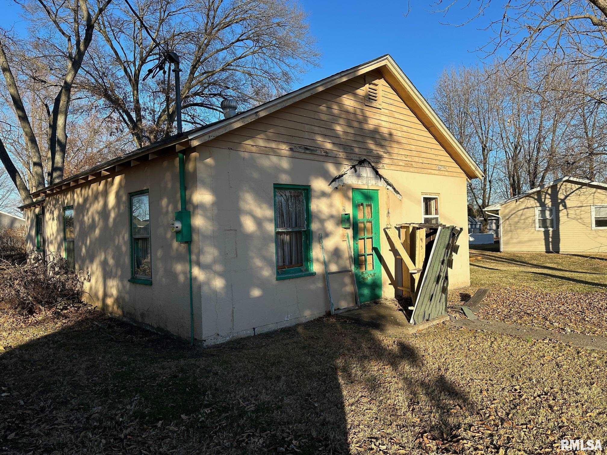 1007 East Ruth Street Benton, IL 62812 - Photo 1 of 15 Gallery Image 1