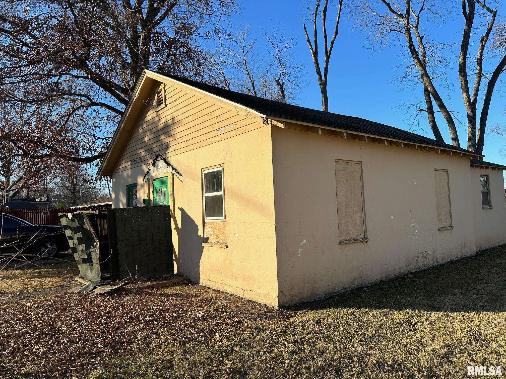 1007 East Ruth Street Benton, IL 62812 - Photo 4 of 15 Gallery Image 4
