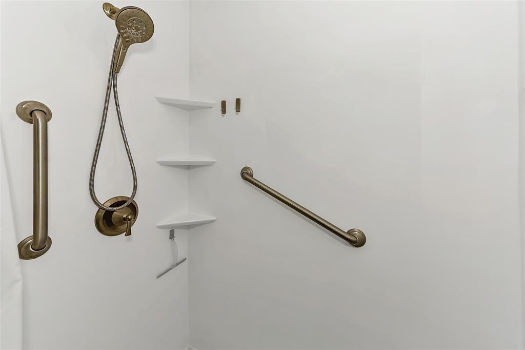 512 Allison Road Springtown, TX 76082 - Photo 18 of 32 a close view of shower tap