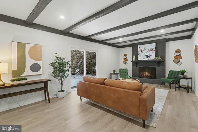 $425,000 | 1006 Sheffield Avenue, Mechanicsburg, PA 17055