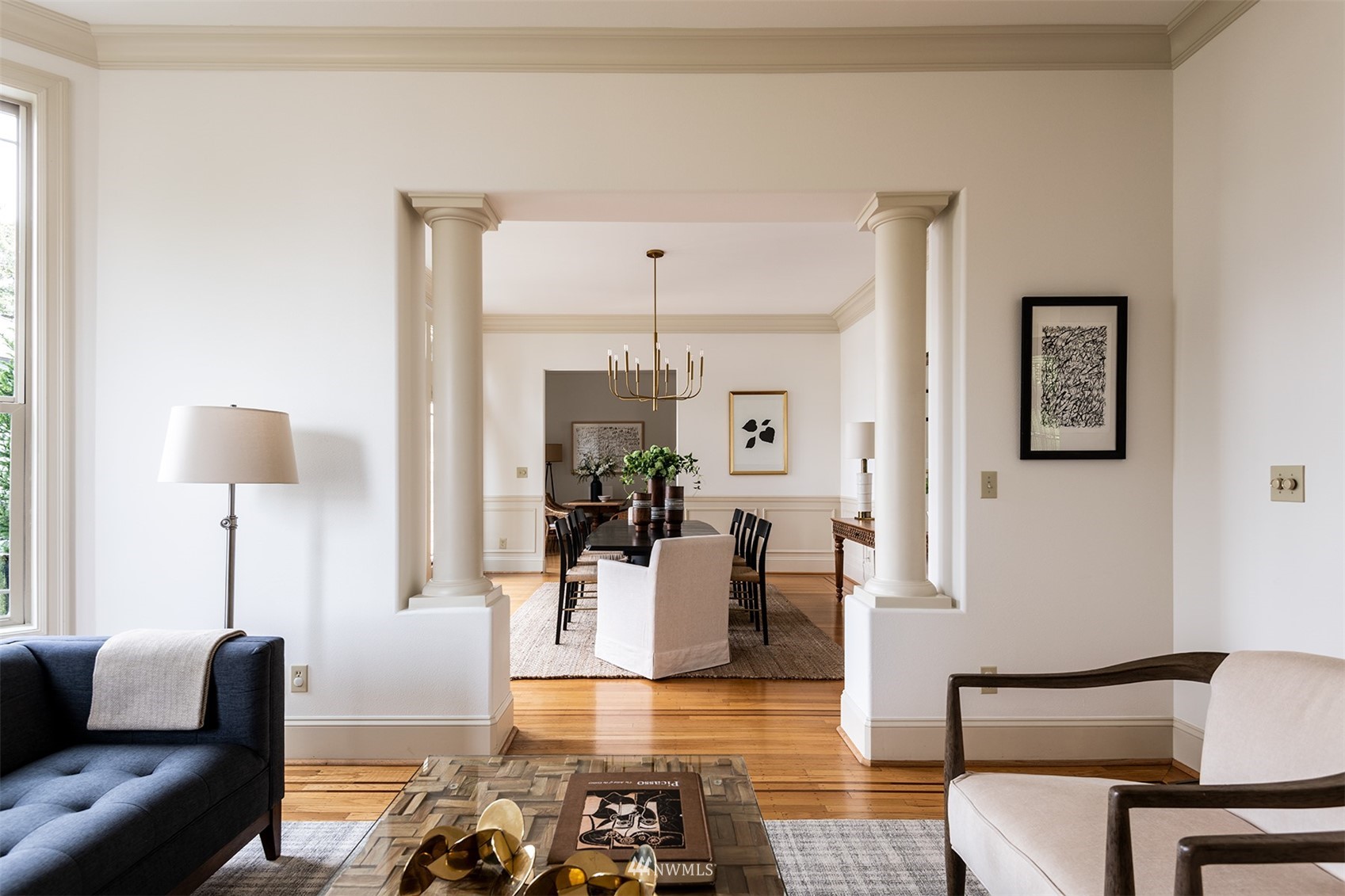 830 35th Avenue Seattle, WA 98122 - Photo 8 of 40 a living room with furniture