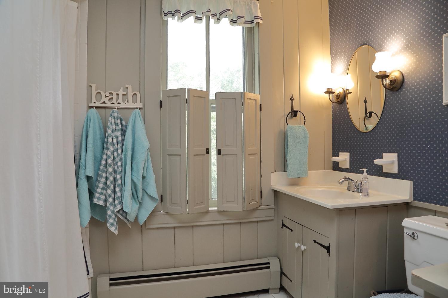3175 Anchor Road Washington Boro, PA 17582 - Photo 22 of 72 2ND FLOOR MAIN BATHROOM