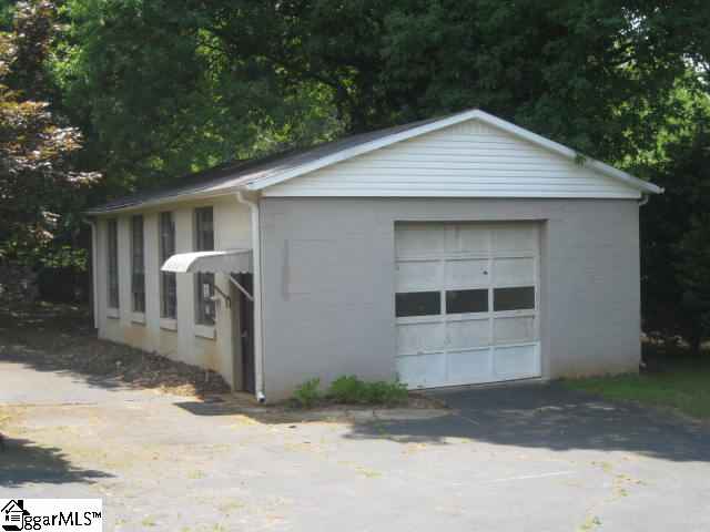 1821 Hudson Road Greer, SC 29650 - Photo 3 of 18 Gallery Image 3