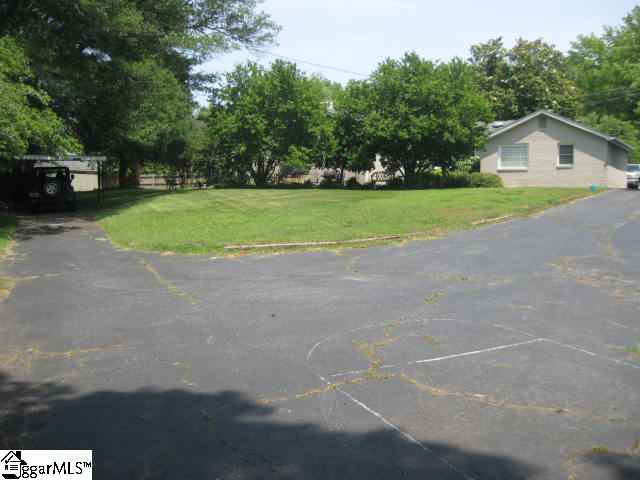 1821 Hudson Road Greer, SC 29650 - Photo 5 of 18 Gallery Image 5