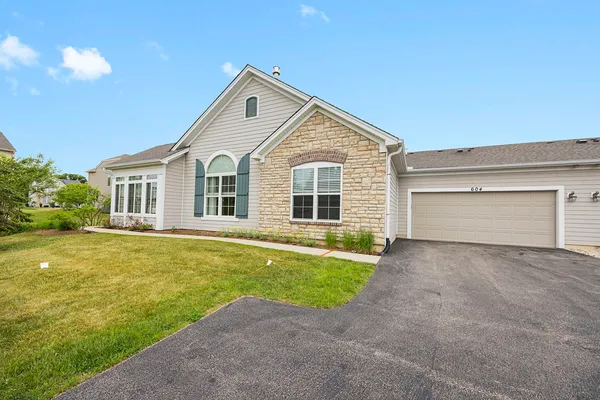 $307,500 | 604 Handel Lane, Woodstock, IL 60098