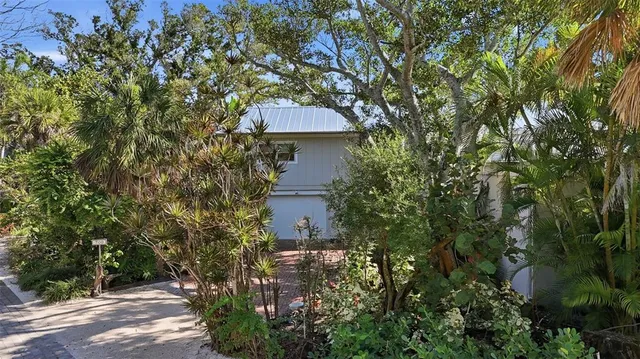 $10,000 | 700 Lands End Drive, Longboat Key, FL 34228