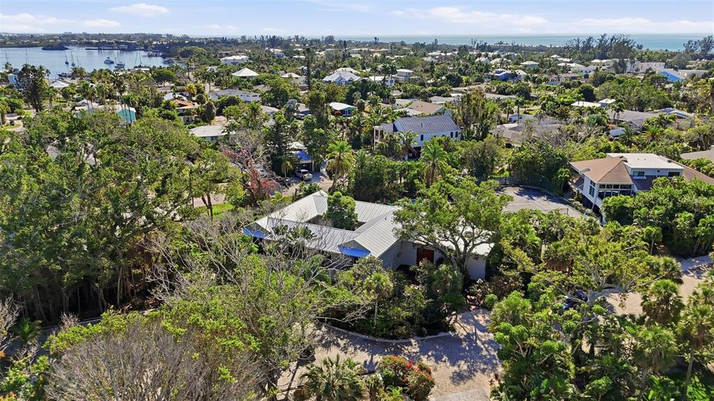 700 Lands End Drive Longboat Key, FL 34228 - Photo 66 of 70 an aerial view of multiple house