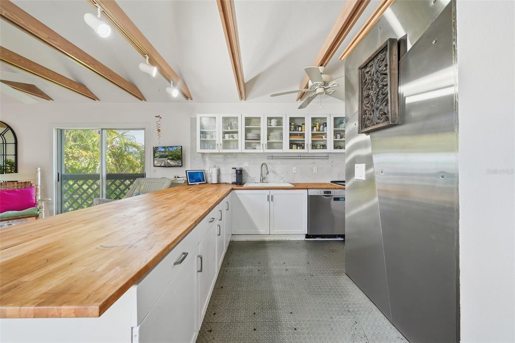 700 Lands End Drive Longboat Key, FL 34228 - Photo 7 of 70