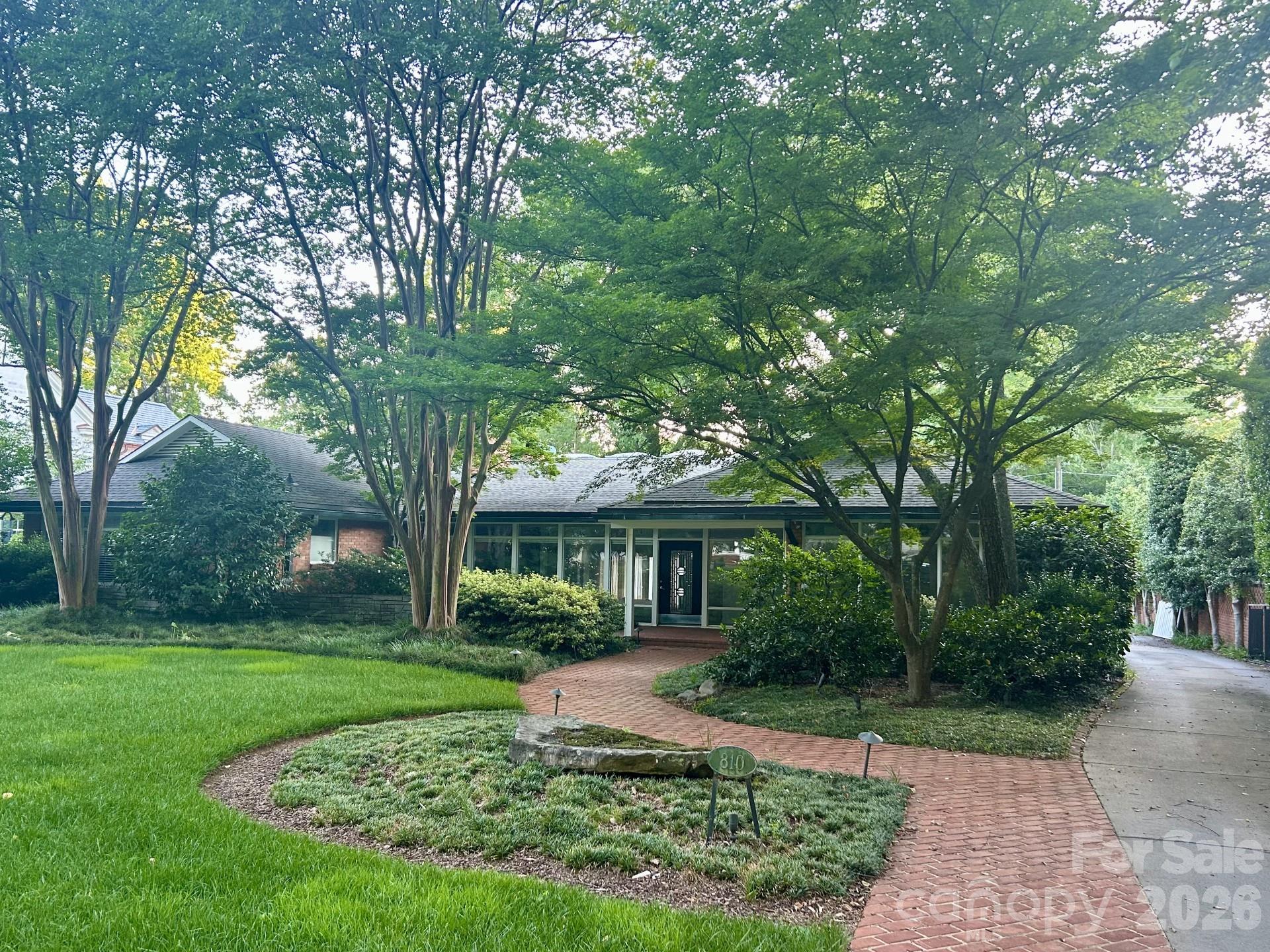 810 Colville Road Charlotte, NC 28207 - Photo 1 of 2 Gallery Image 1