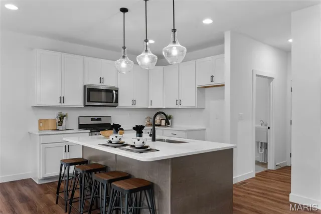 $449,990 | 1 Rochester @ Creekside Sommers, Lake St. Louis, MO 63367