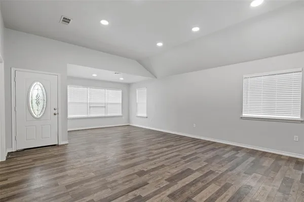 $300,000 | 1100 Primrose Drive, Sanger, TX 76266