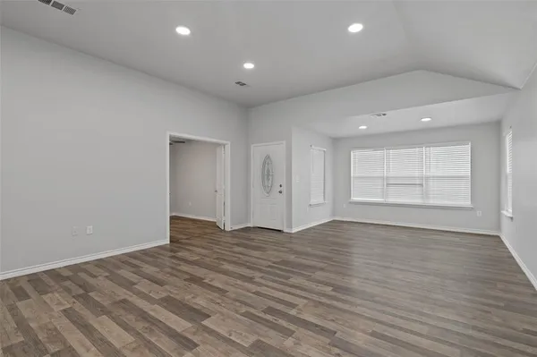 $300,000 | 1100 Primrose Drive, Sanger, TX 76266