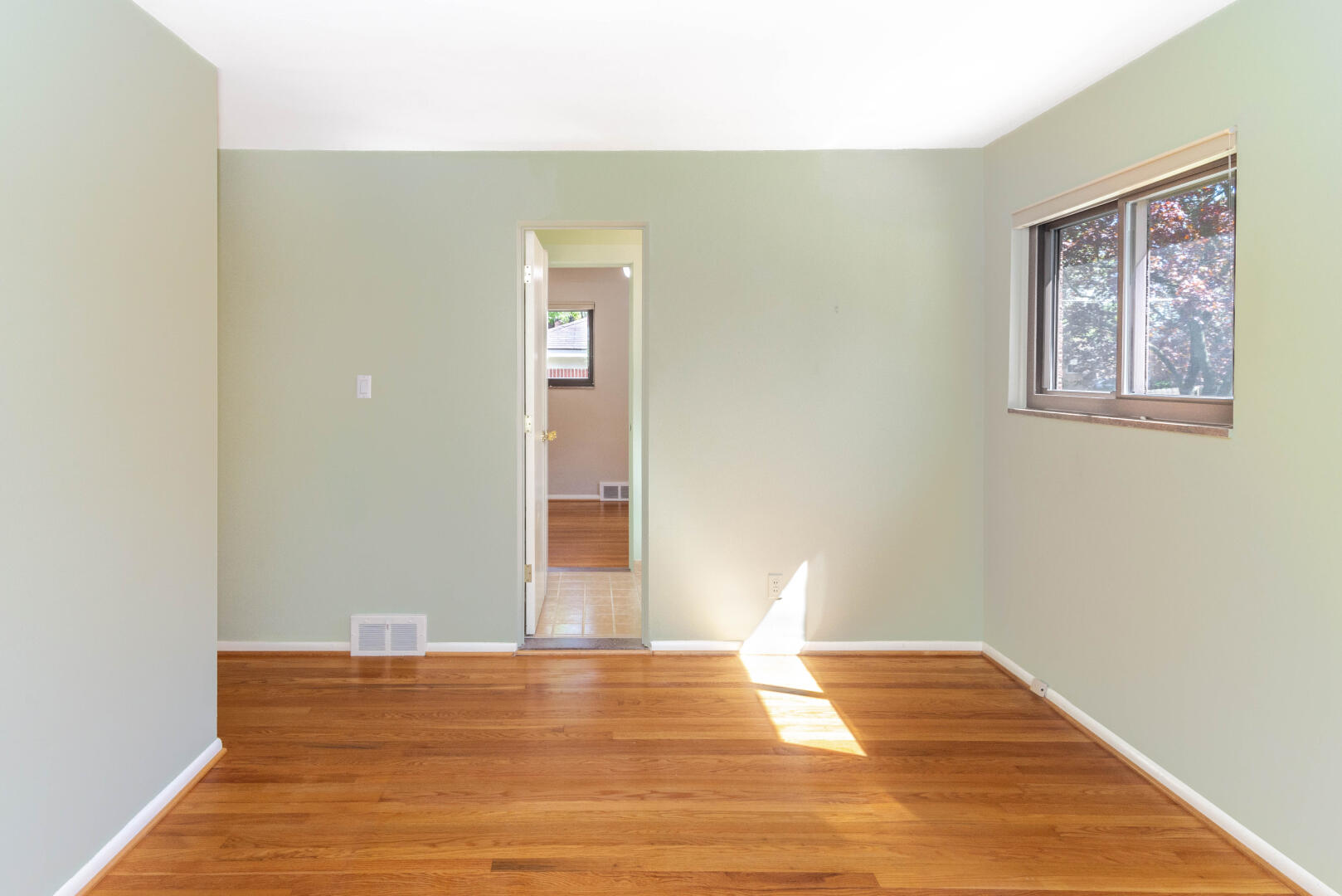 2317 Yorkshire Road Ann Arbor, MI 48104 - Photo 17 of 59 034_35