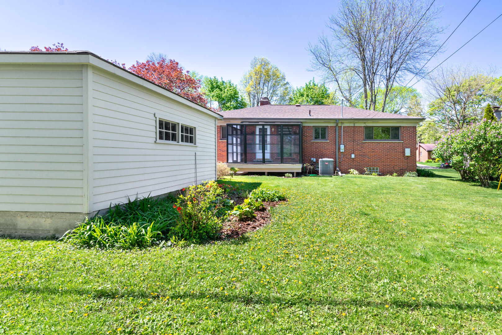 2317 Yorkshire Road Ann Arbor, MI 48104 - Photo 4 of 59 008_20